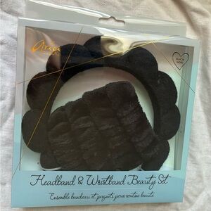 Aria Black Headband & Wristband Beauty Set